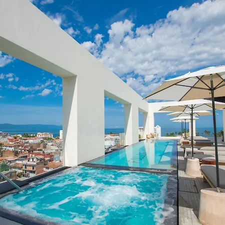 Blissful Escape With Stunning Views, Rooftop Pool